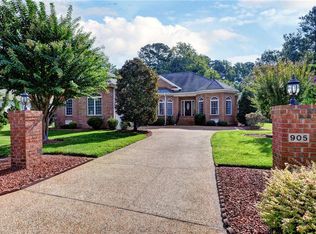 905 Water Fowl Dr, Yorktown, VA 23692