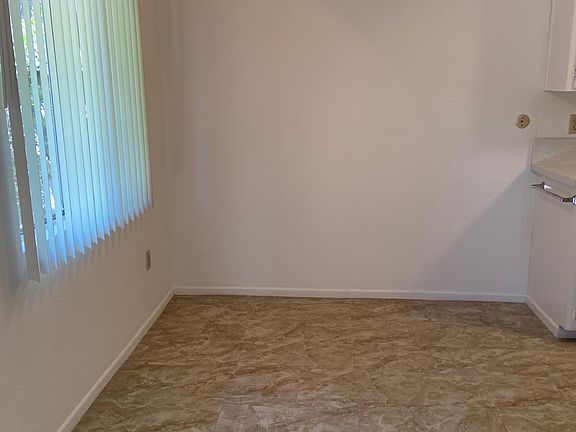 5th image of 10341 Park Ave #B