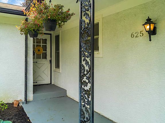 5th image of 625 Berkeley Pl S