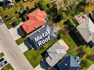 69 NE Hampstead Gdns NW, Calgary, AB T3A 5Y5