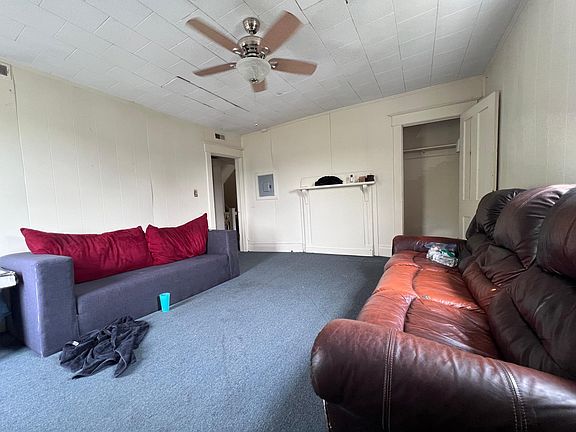 4th image of 390 Forest Ave #A