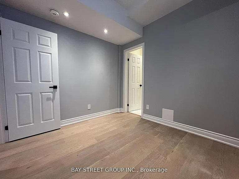 2386 Lake Shore Blvd W #203 — Photo 6