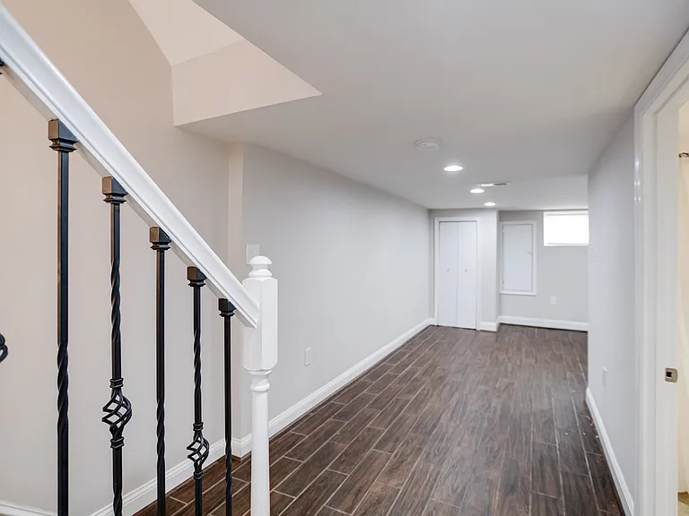 442 N Linwood Ave — Photo 17