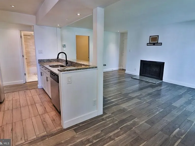 130 Duvall Ln #303 — Photo 5