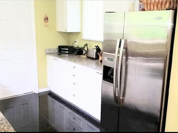 3rd image of 1826 Biarritz Dr