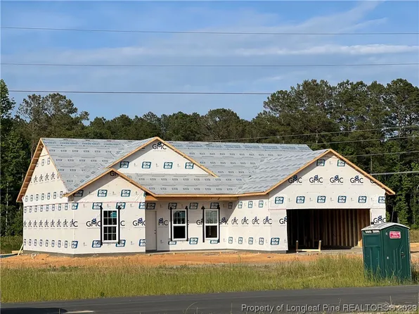 49 Alfalfa Dr, Parkton, NC 28371