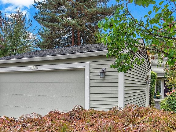 3rd image of 11819 NE 105th Ln