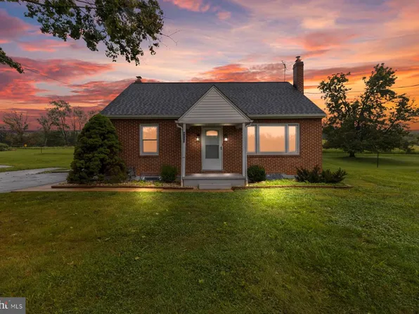 4088 Manchester St, Glen Rock, PA 17327