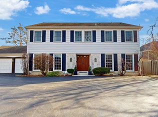 2260 Winnetka Ave, Northfield, IL 60093