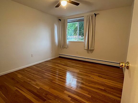 4th image of 8-360 Market St #8