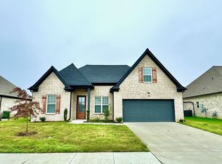 8756 Windstone Estate Dr, Millington, TN 38053