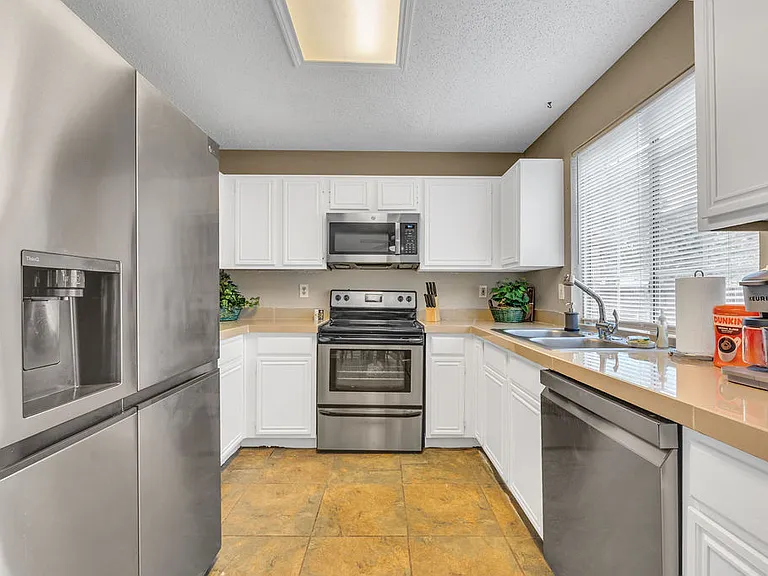 10304 Concord Dr — Photo 13