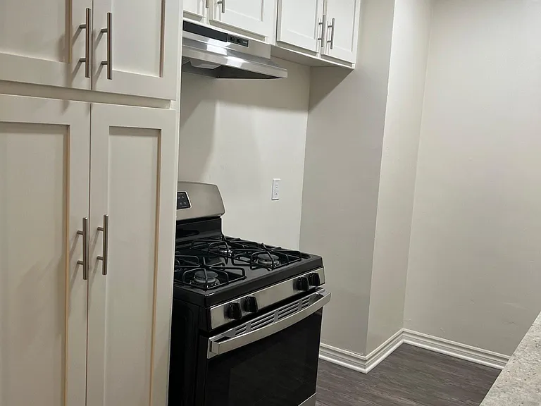 Heather Apartments — Photo 3