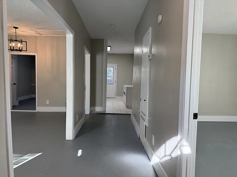 728 W 39th St — Photo 3