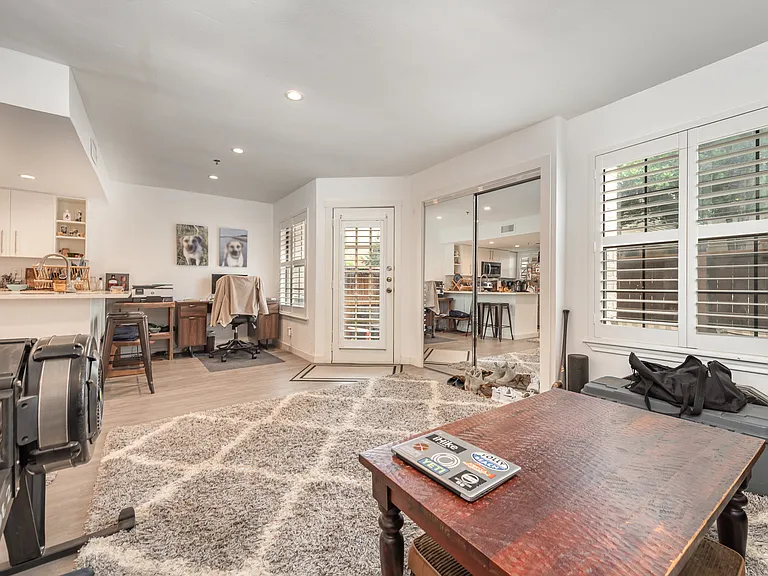 3901 Travis St — Photo 10