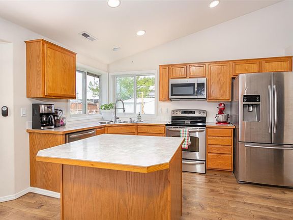 5th image of 1716 W 23rd Pl