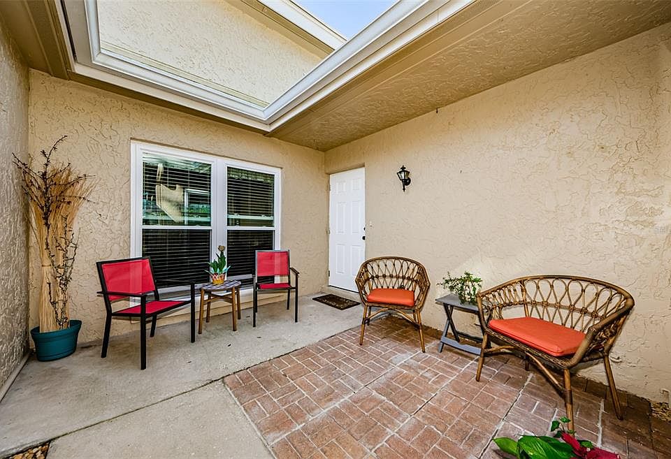 1st image of 1573 Amberlea Dr S