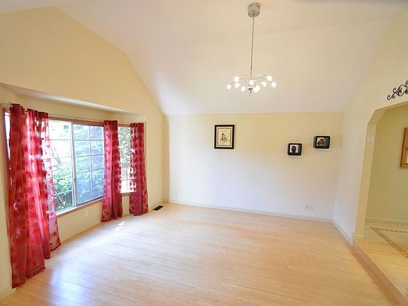 Spacious living room