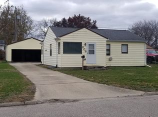 606 Lakeside St, Waterloo, IA 50703