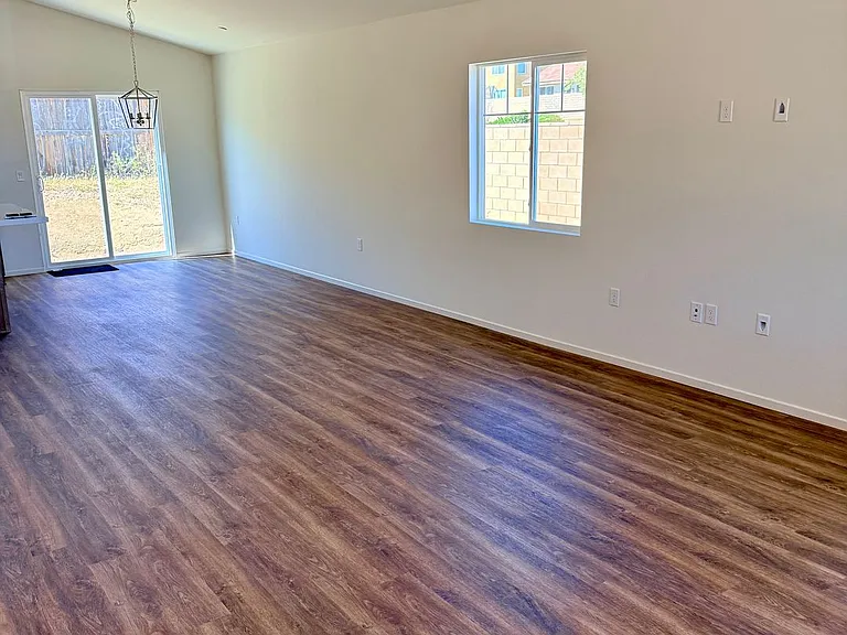 11705 Sebastian Rd — Photo 20