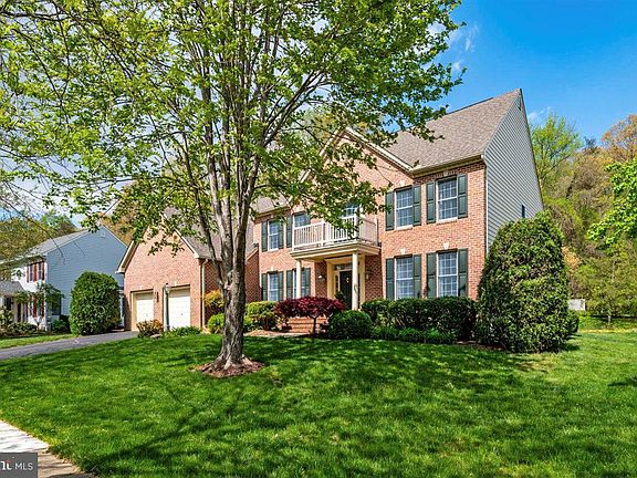 3rd image of 1331 Anglesey Dr
