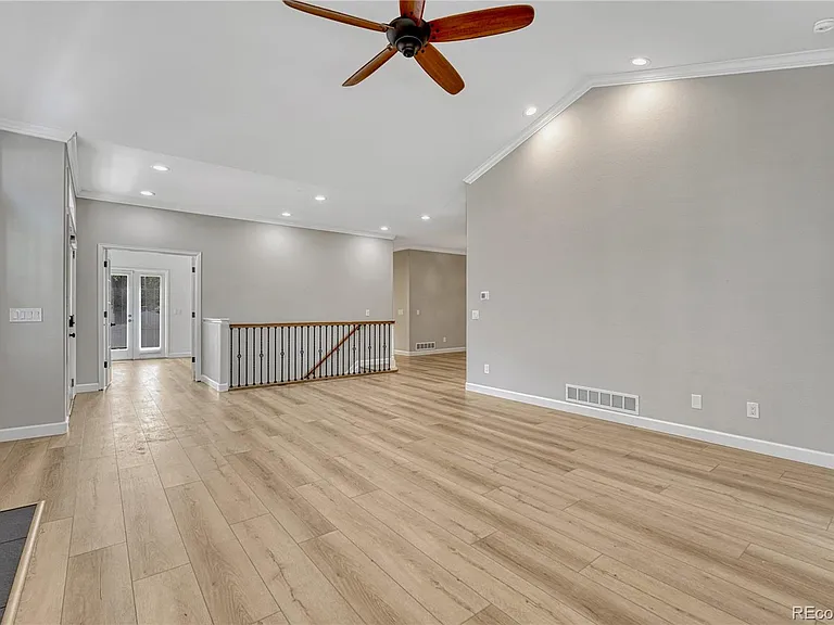 9885 Greensview Cir — Photo 7