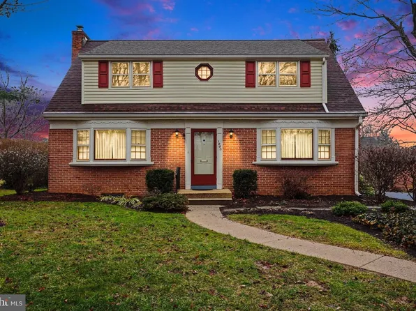 1045 Grandview Blvd, Lancaster, PA 17601