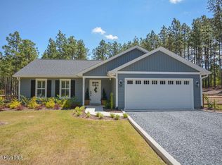 103 Roxburgh Ct, West End, NC 27376