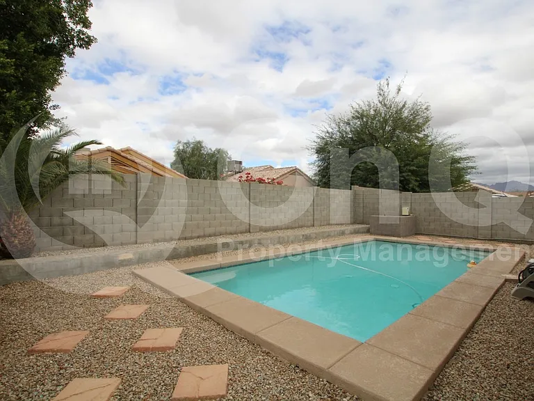 1172 W 18th Ave — Photo 16