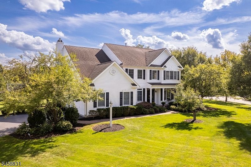 1st image of 2 Aronimink Ct