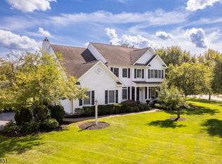2 Aronimink Ct, Montgomery Twp., NJ 08558