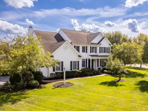 2 Aronimink Ct, Montgomery Twp., NJ 08558