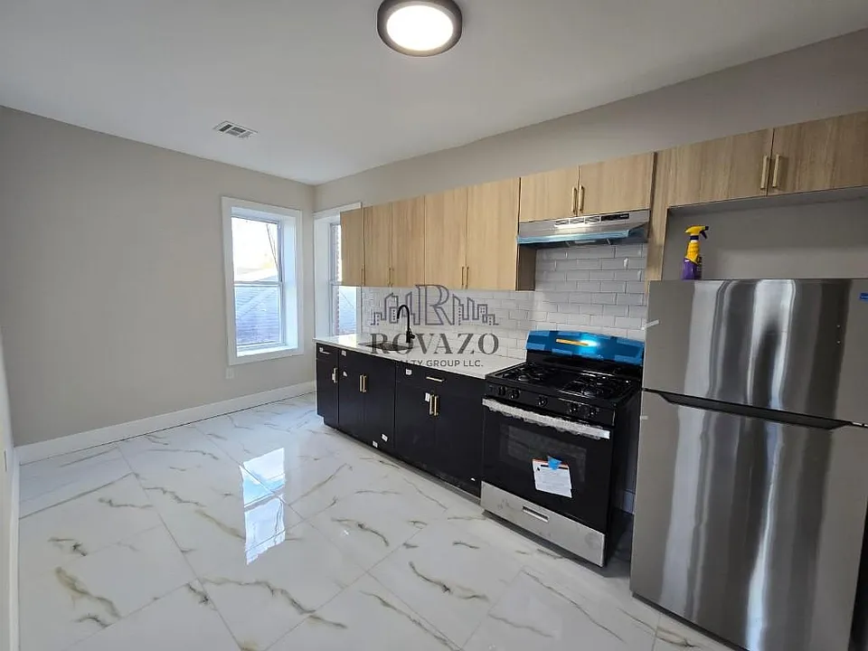 3 Bedrooms at 190 N Park St #9, East Orange NJ — photo 1