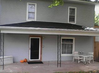 630 8th St, Adams, NE 68301