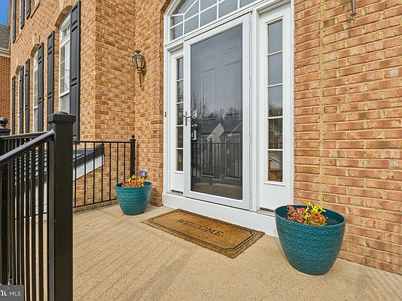 4th image of 6852 Rolling Creek Way