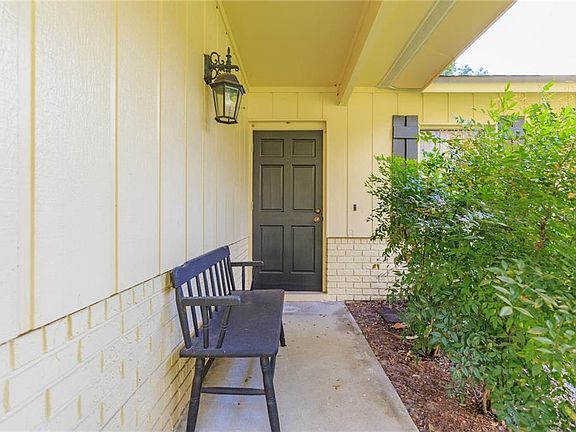 3rd image of 14031 Briardale Ln