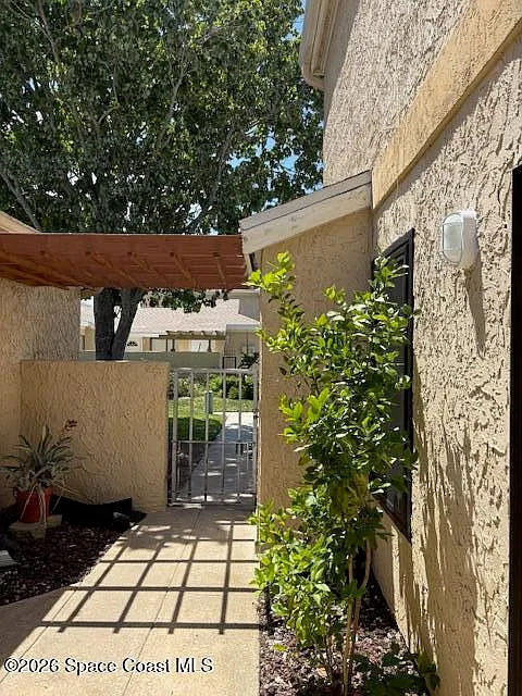 3 bed, 2.0 bath, 1180 sqft, $1,750 — Photo 4