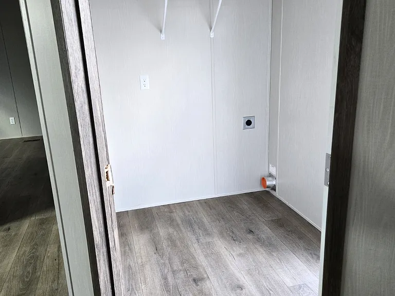 1208 Orient Ave — Photo 11