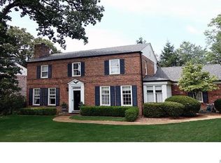 1019 S McKnight Rd, Saint Louis, MO 63117