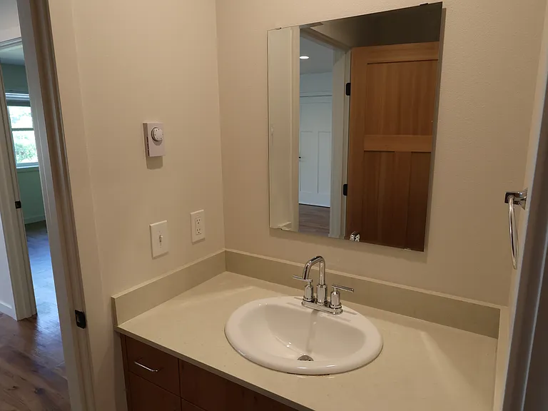 805 Donovan Ave — Photo 7