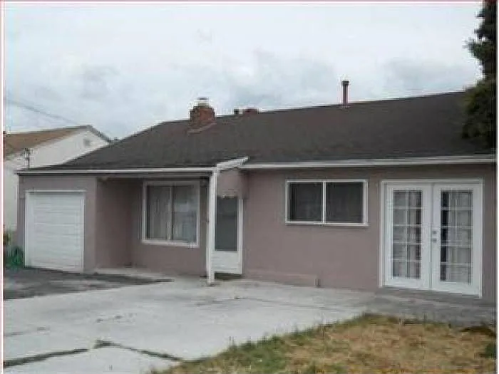 3614 McKee Rd photo 1