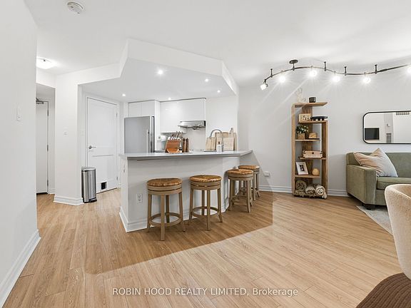4th image of 77 Maitland Pl #123