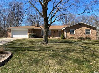 175 Park Plaza Dr, Canton, IL 61520