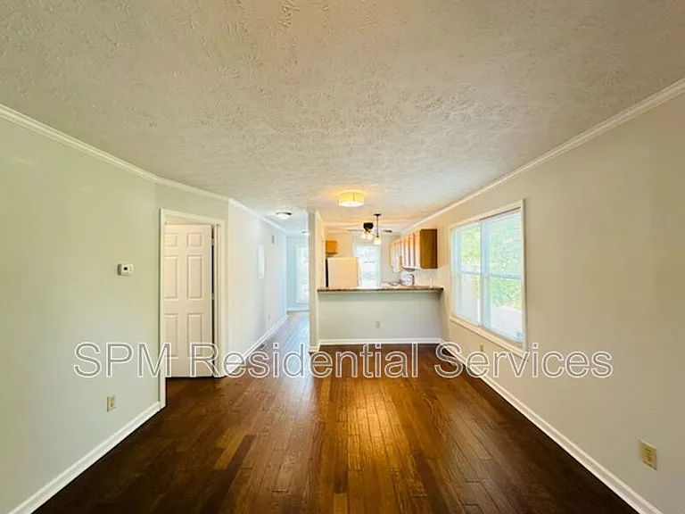 1811 Savannah Ct — Photo 4