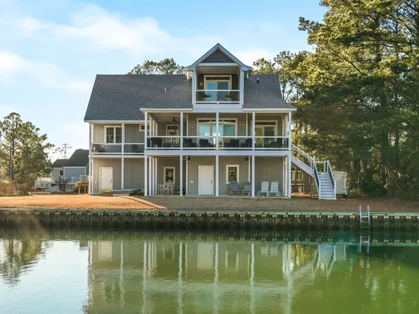5403 Pearl Dr, Chincoteague Island, VA 23336