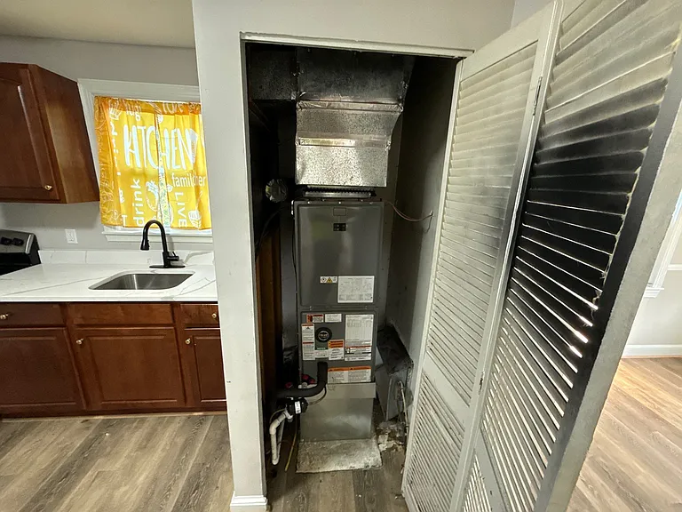 7520 Burgess Ln — Photo 15