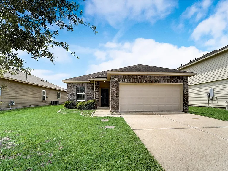 315 Apache Field Ln — Photo 2