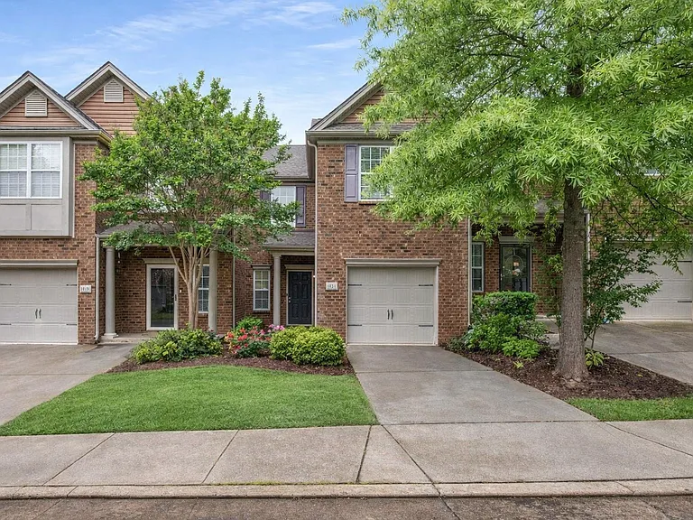 1021 Ashmore Dr — Photo 21