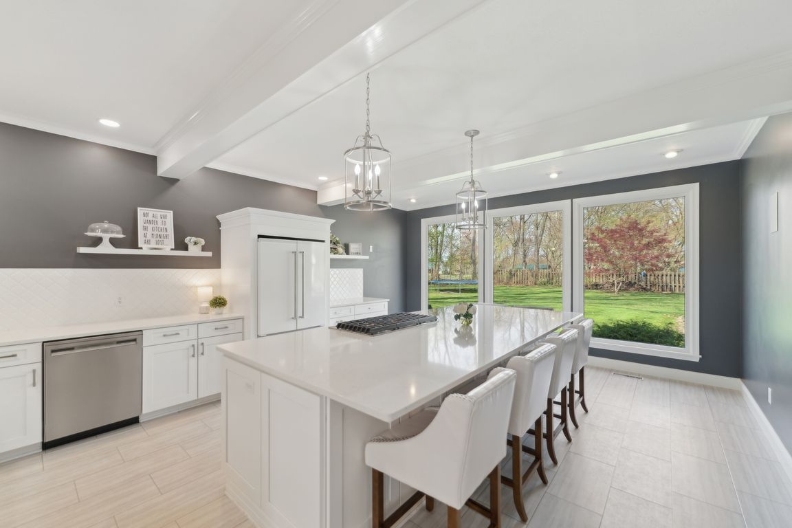 Orchard Hill Dr-2404-011.jpg