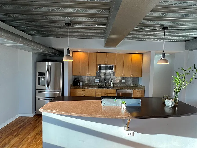 1910 S Indiana Ave #614 — Photo 2